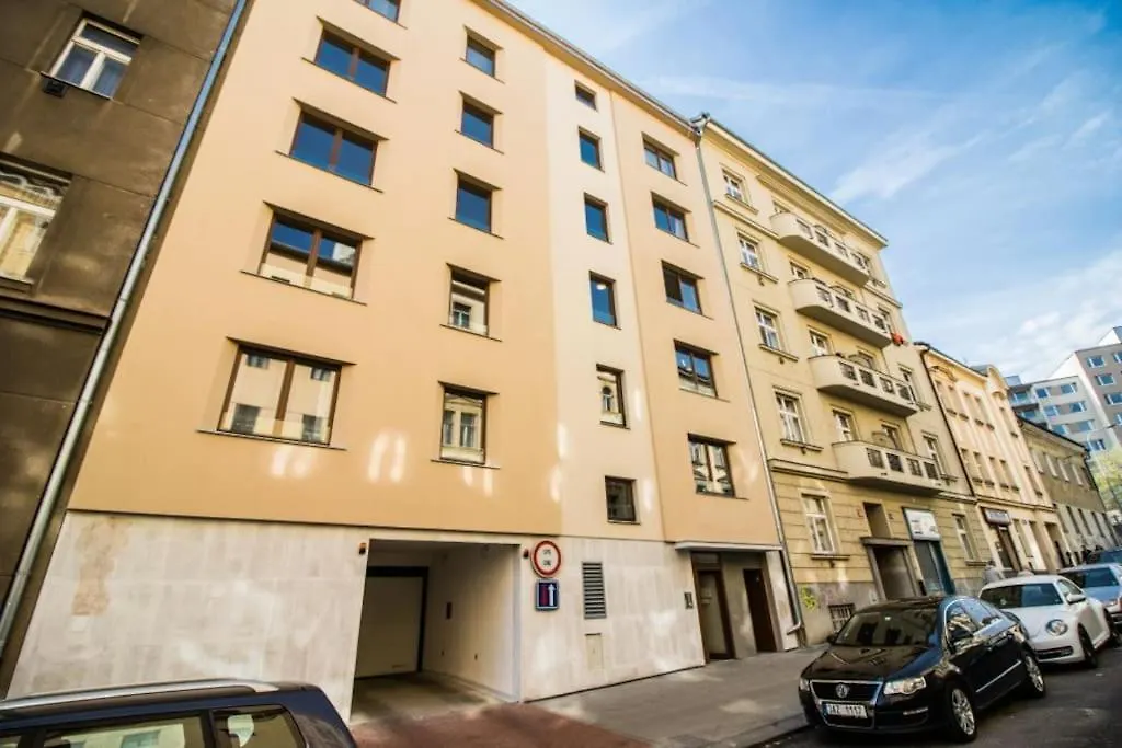 شقة Stylish Studio With Balcony, 12 Min To City Centre, Free Netflix & Wifi براغ جمهورية التشيك