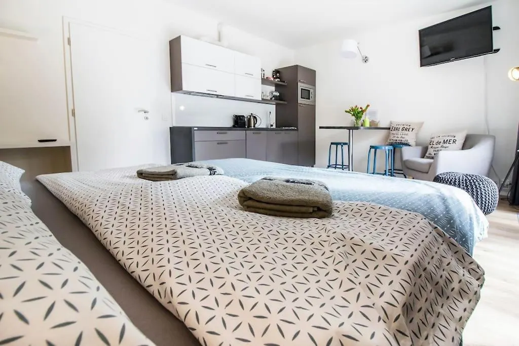 Stylish Studio With Balcony, 12 Min To City Centre, Free Netflix & Wifi براغ شقة